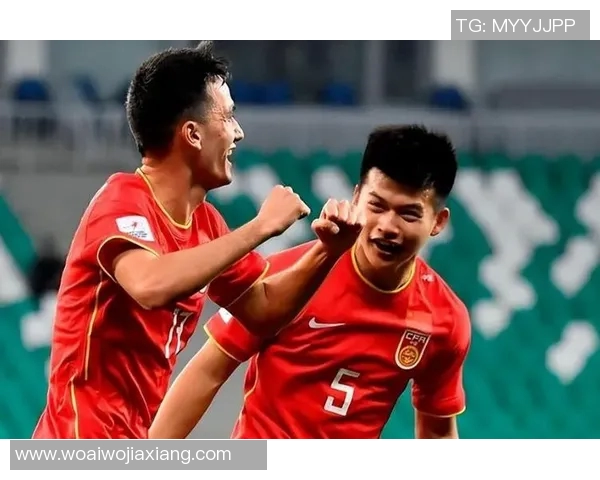 亚洲杯赛场燃情瞬间:精彩进球、扑救与逆转带来的激情与震撼 亚洲杯赛场燃情瞬间:精彩进球、扑救与逆转带来的激情与震撼